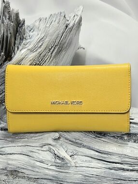 Michael Kors Large Trifold  Leather Wallet